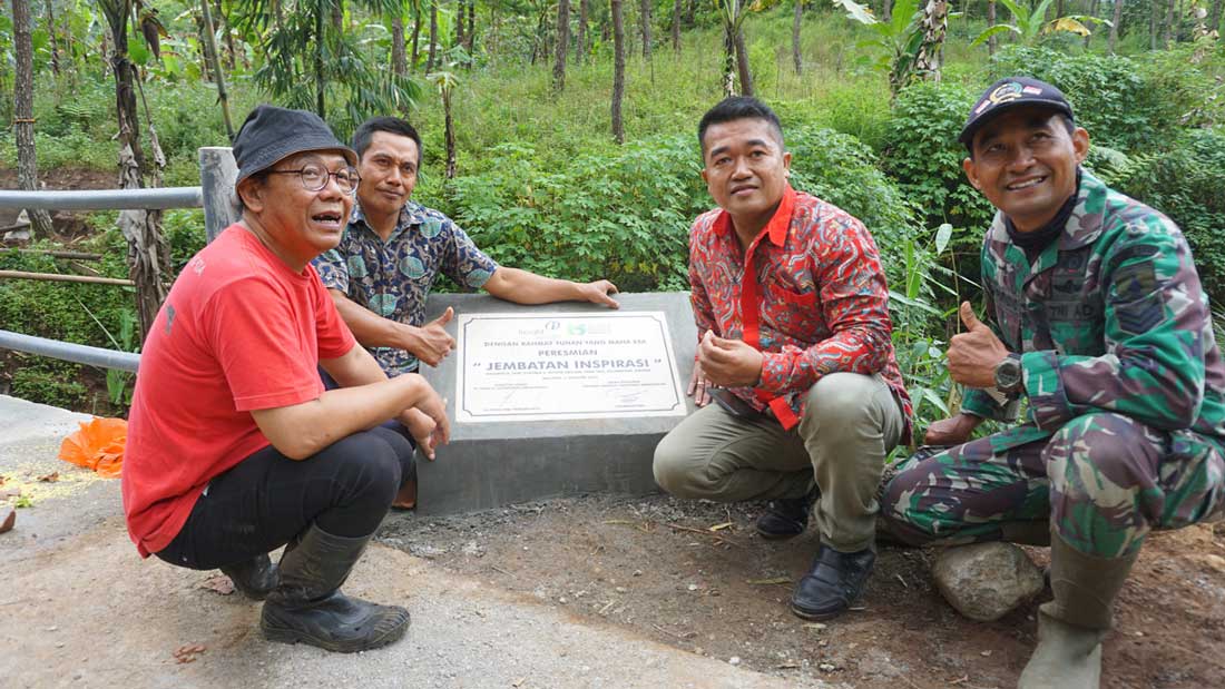 Inspirasi Bridge Improves Market Access for Farmers in Taji Village gallery image 1 Inspirasi Bridge Improves Market Access for Farmers in Taji Village gallery image 1
