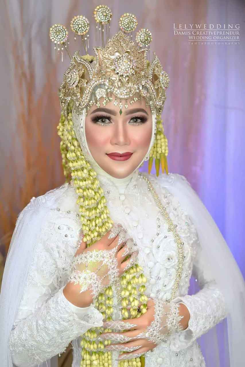 Professional makeup work by Irma Chaerunisyah