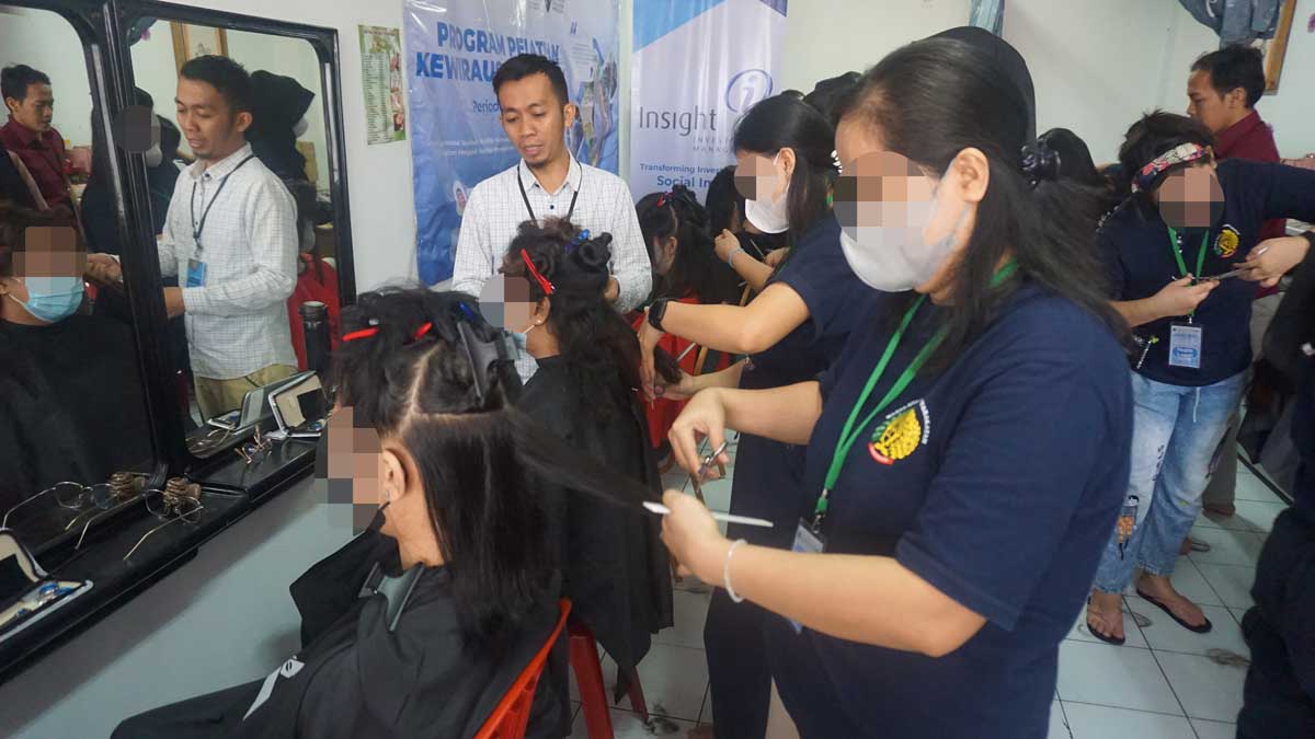 Hairstyling entrepreneurship training at Pondok Bambu Detention Centre Hairstyling entrepreneurship training at Pondok Bambu Detention Centre