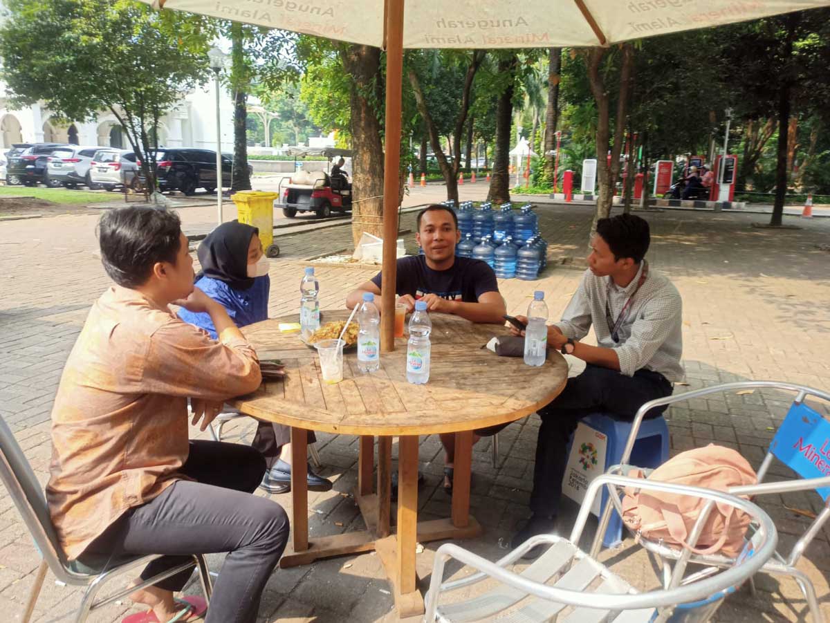 Inclusive mobile-credit and online-transaction business assistance