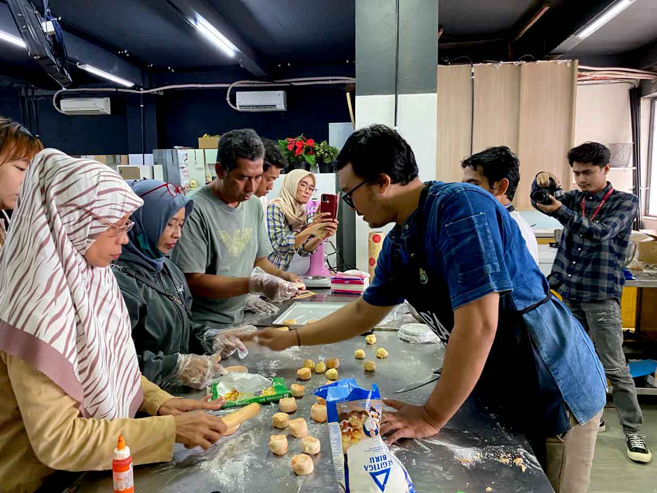 Baking Demonstration Strengthens Eight Inclusive Food Entrepreneurs — gallery image 3 Baking Demonstration Strengthens Eight Inclusive Food Entrepreneurs — gallery image 3