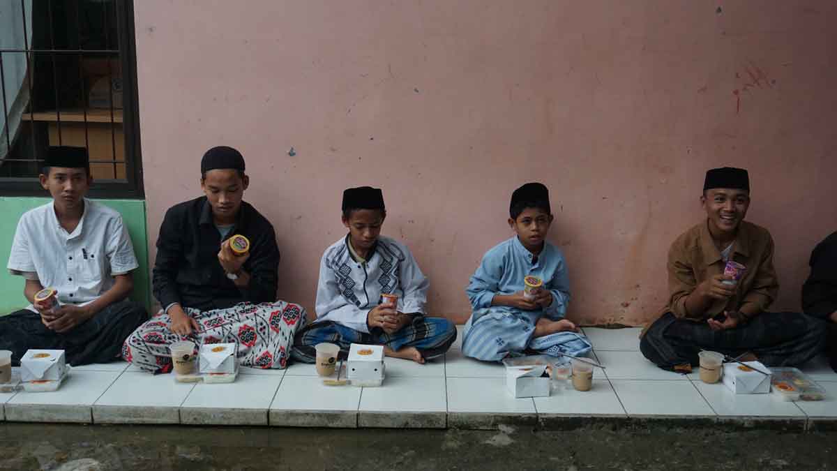 Ramadan Support Reaches 60 Students at Fajar Cendekia Pesantren — gallery image 1 Ramadan Support Reaches 60 Students at Fajar Cendekia Pesantren — gallery image 1