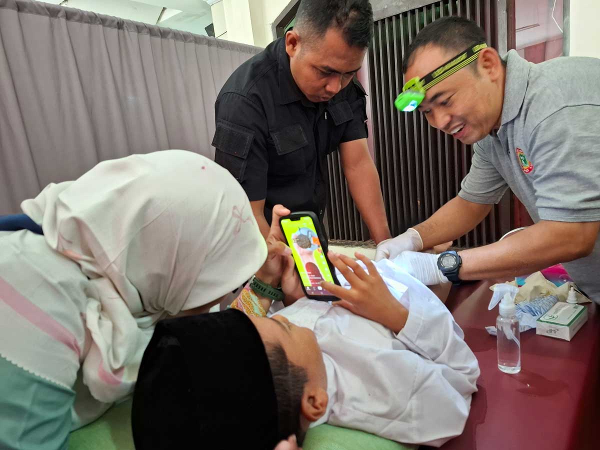 Mass circumcision health program at Masjid Raya Al Insan Mass circumcision health program at Masjid Raya Al Insan