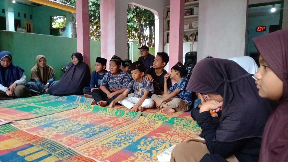 Iftar assistance delivered to children at Sekolah Kita Rumpin Iftar assistance delivered to children at Sekolah Kita Rumpin