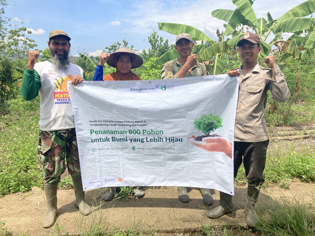 Y4CA participants plant avocado trees in Jabungan, Semarang