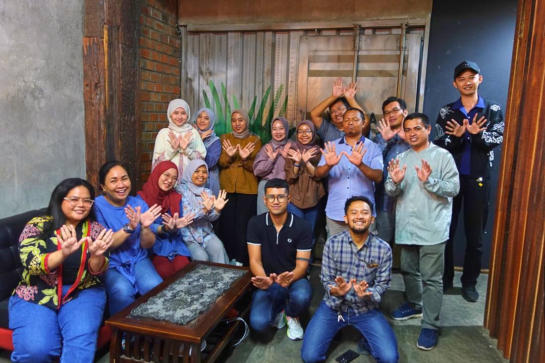 Participants attend Project Cycle Management training at the YIIM office in Jakarta